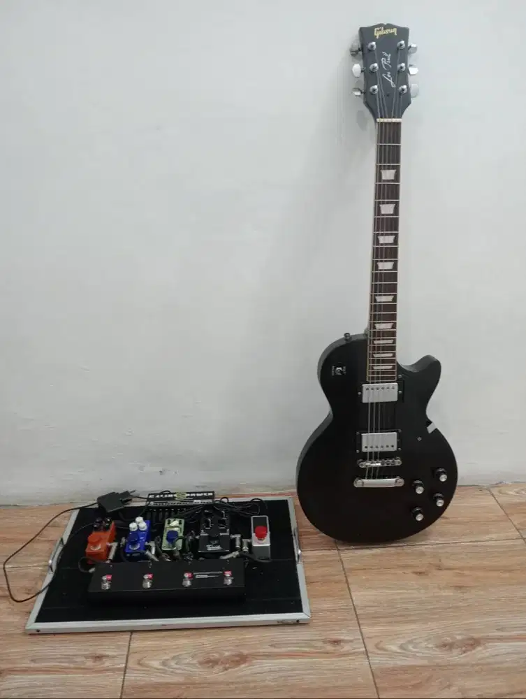 Satu Set Gitar Gibson (Replika/Kawe) seken + Pedal board seken