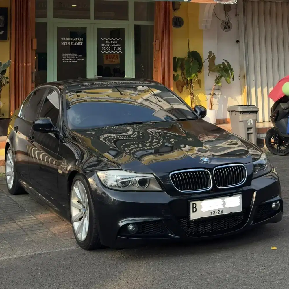 BMW 325i E90 LCI 2011