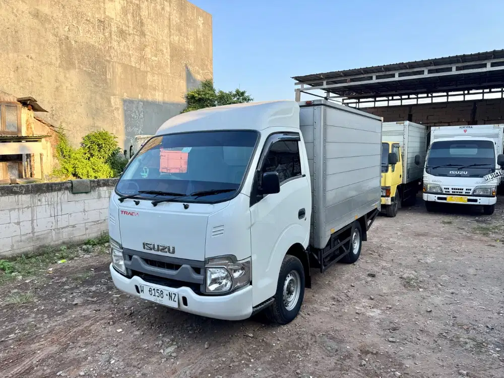 Isuzu Traga Box Km100rb 2020 Euro2 BBM Solar