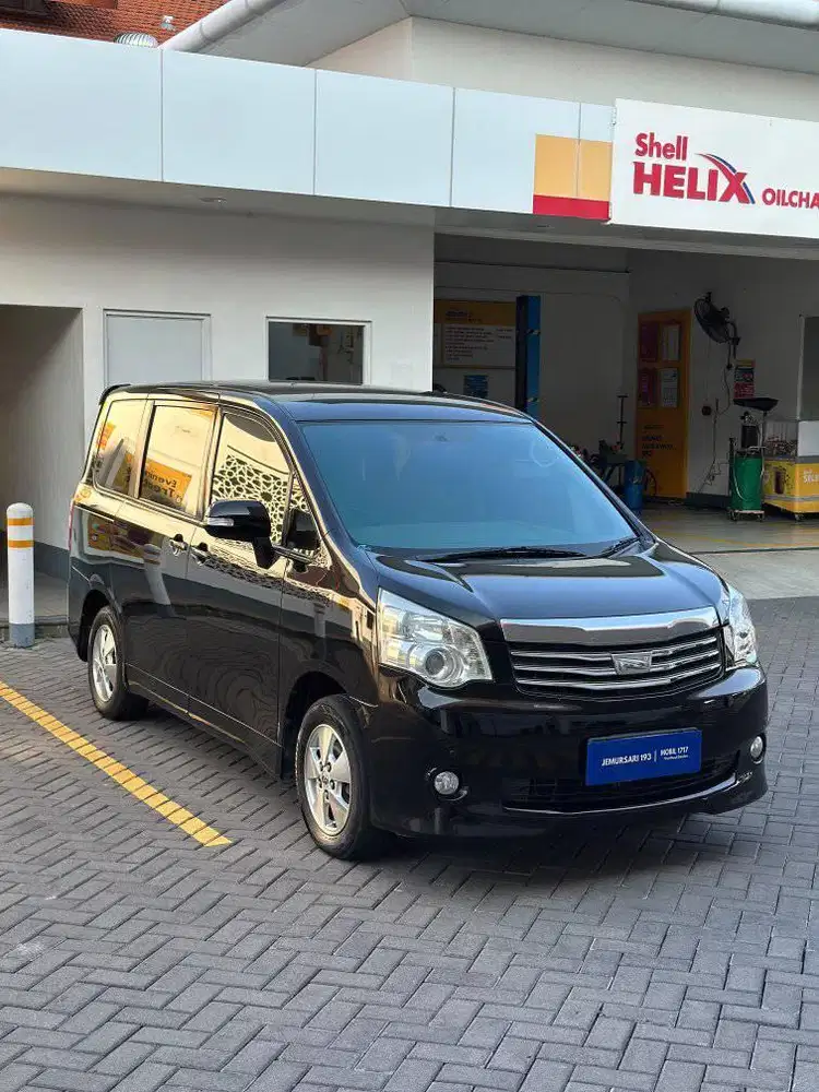 TOYOTA 2014 NAV1 2.0 A/T HITAM MEWAH MOBIL1717 JEMURSARI