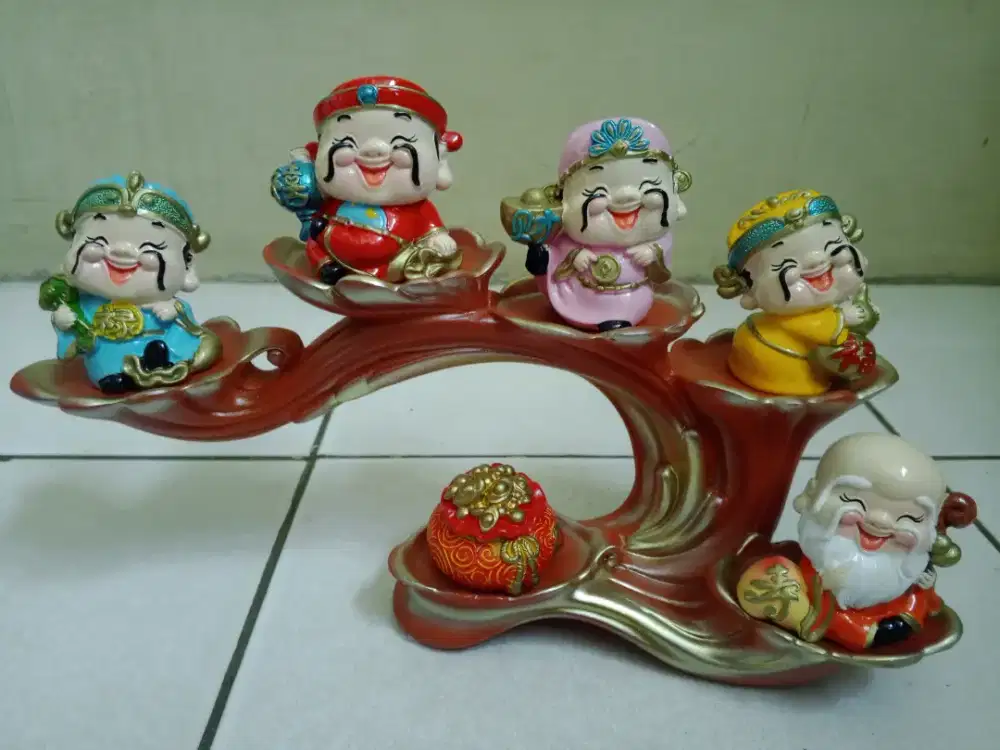 Pajangan meja patung dewa