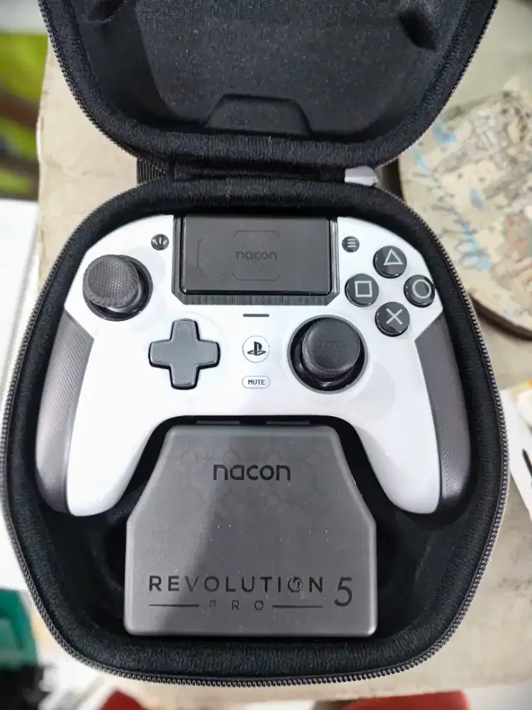 Nacon Revolution 5 Pro