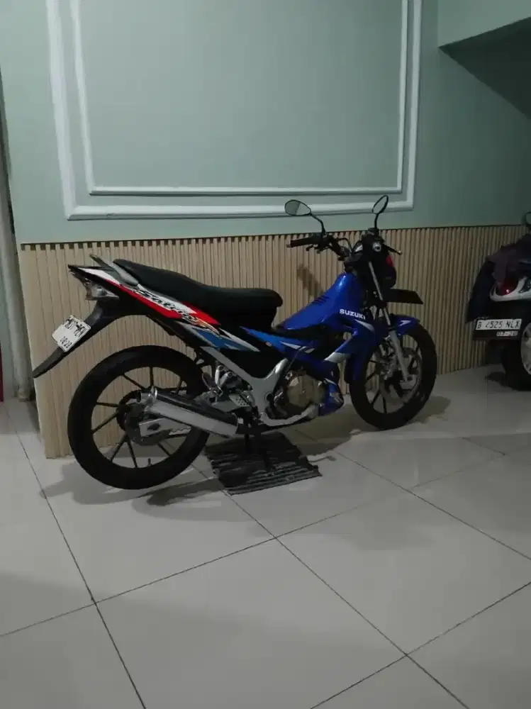 suzuki satria tahun 2005