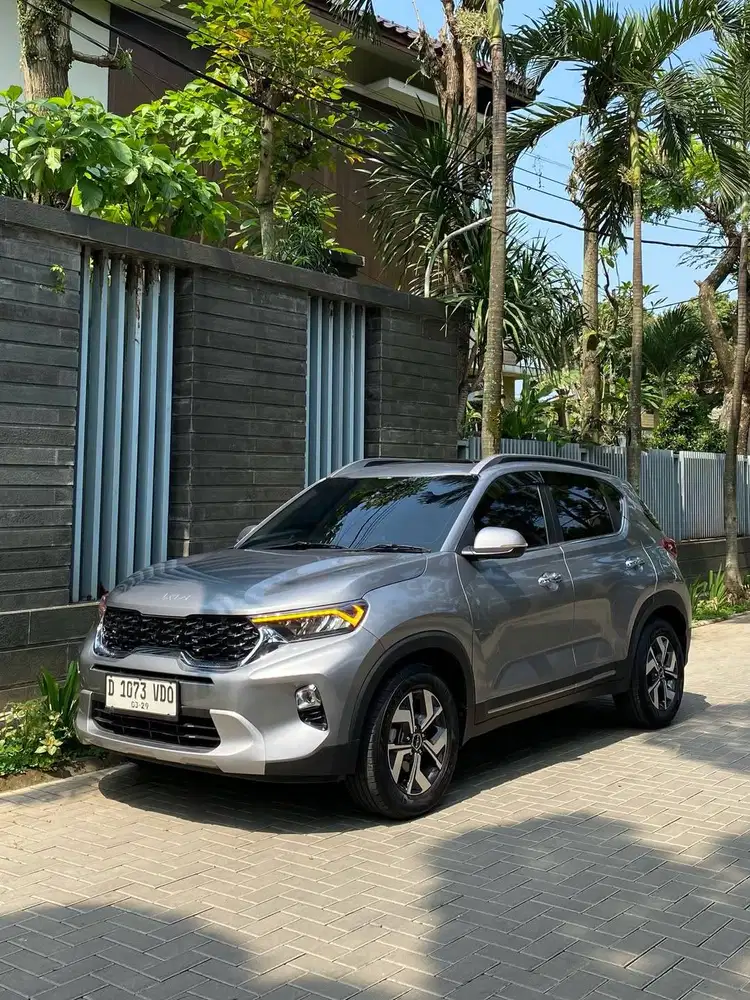 KIA SONET PREMIERE KM 16RB SEPERTI BARU