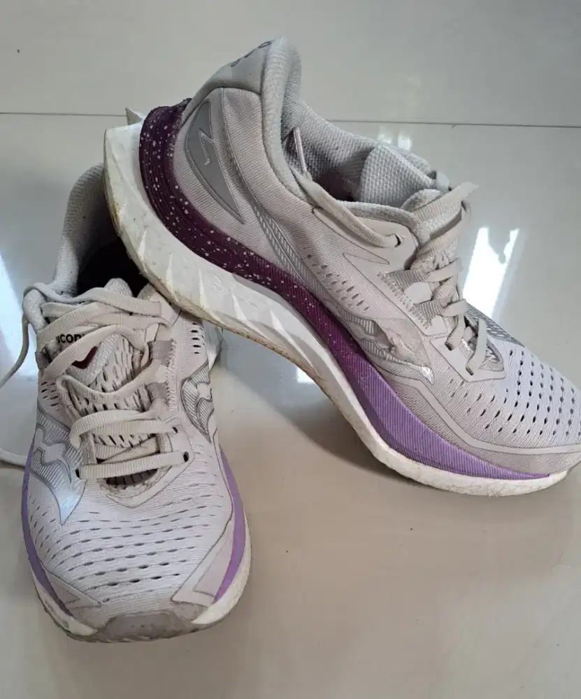 Sepatu lari Saucony Endorphin speed 4 Women