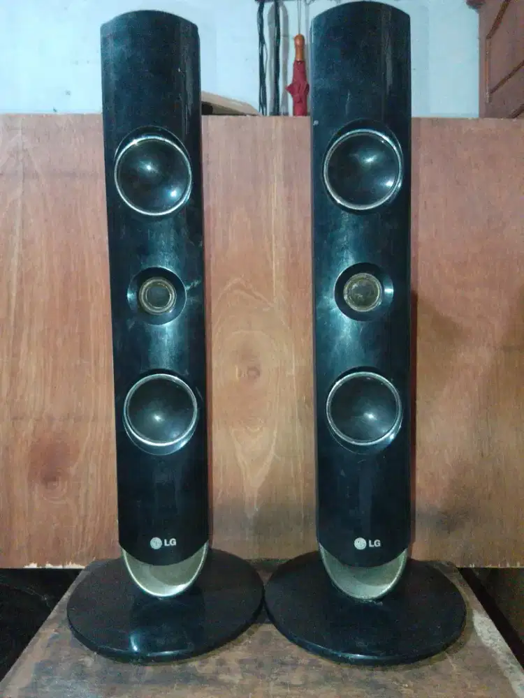 LG Tower speaker 4 ohm 270 watts, full ori, utuh, T 60 cm, merk Korea
