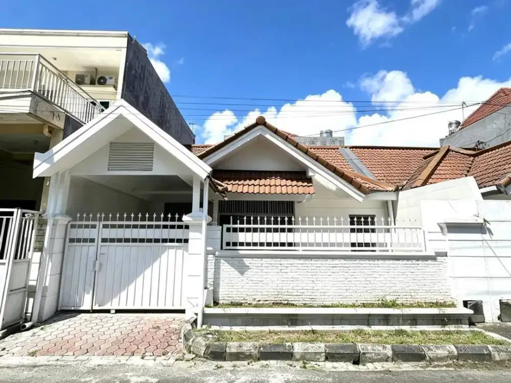 Disewakan rumah sutorejo prima