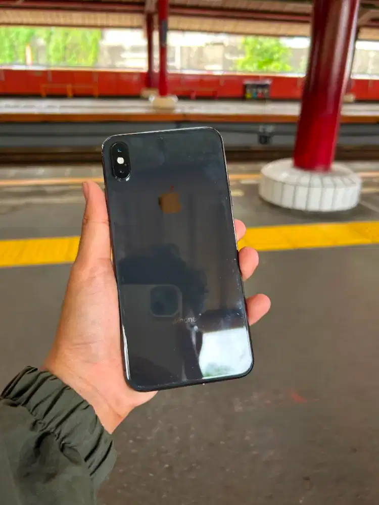 iPhone Xs Max 64Gb Black
Garansi Resmi Beacukai