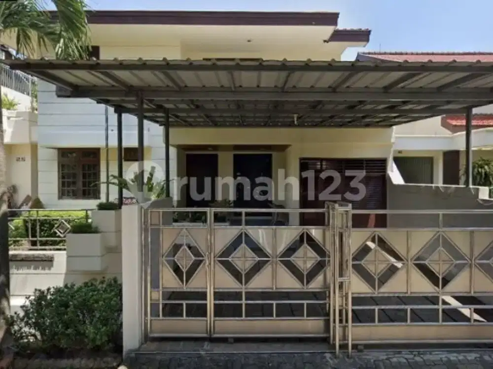 Rumah Terawat Luas 300 M2 Dalam Komplek Elit Cinere