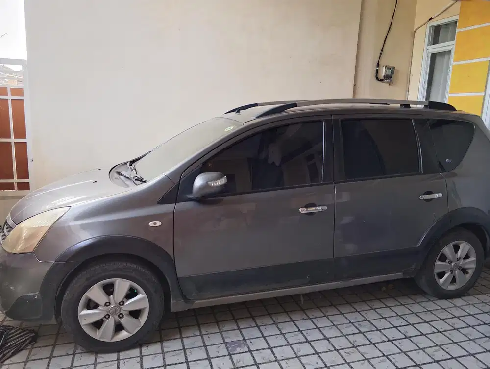 Nissan Grand livina 2009 Bensin
