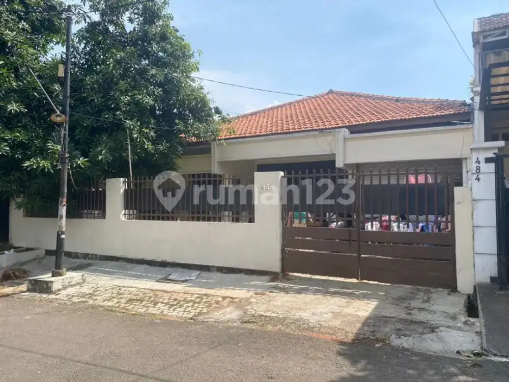 Rumah Minimalis Harga Termurah Luas 240m2 di Komplek Cinere