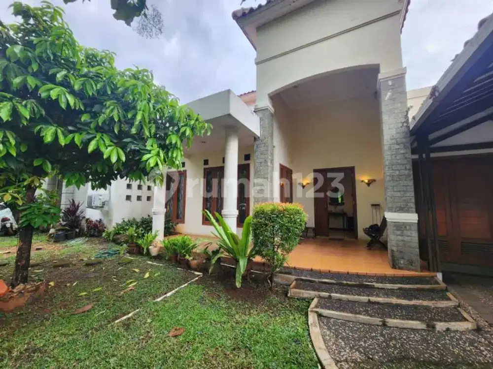 Rumah terawat siap huni di Duren Tiga