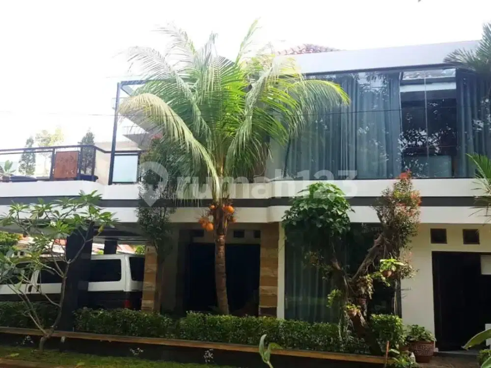 Rumah Bali View Modern di Cirendeu - Rooftop & Suasana Asri