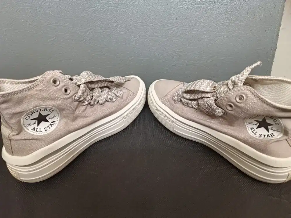 Sepatu wanita CONVERSE Chuck Tylor All Star, second