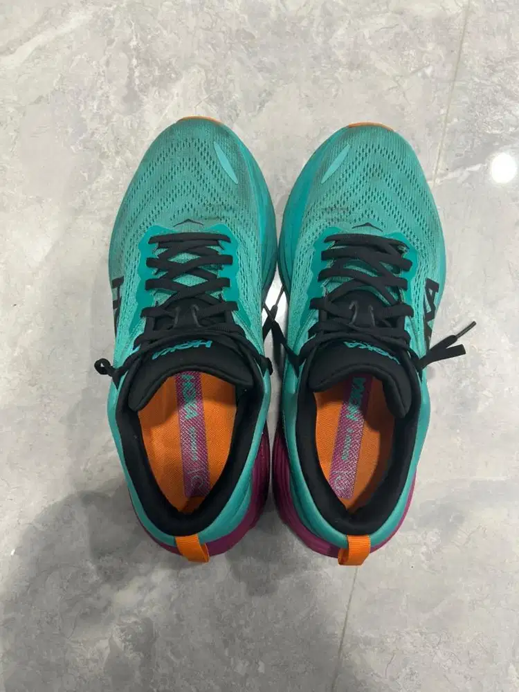 Sepatu Lari Hoka Bondi 8