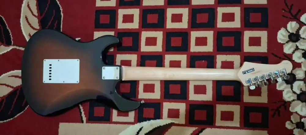 Gitar Yamaha Pacifica PAC112J
