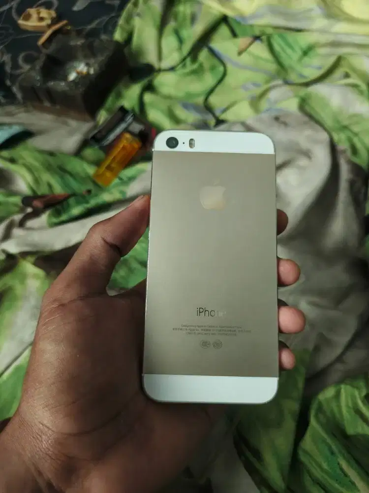 IPHONE 5S, HARGA NEGO, KONDISI MASIH LUMAYAN SEMUA,