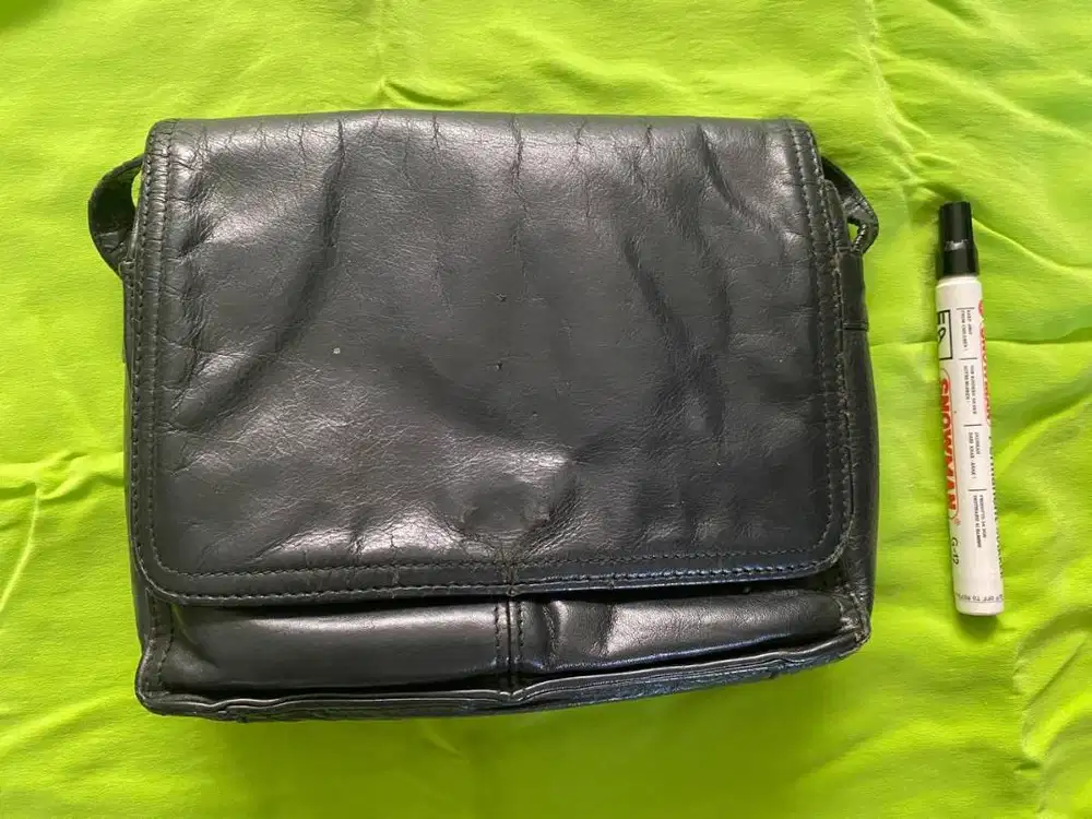 TAS SLEMPANG/ SLING BAG - MARK & SPENCER - GENUINE LEATHER - PRELOVED