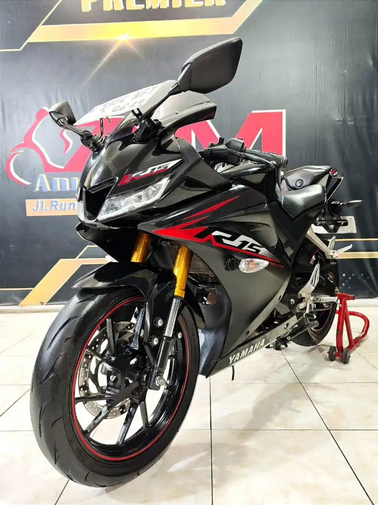 Yamaha All New R15 VVA V3 TH 2019 racing black cakep