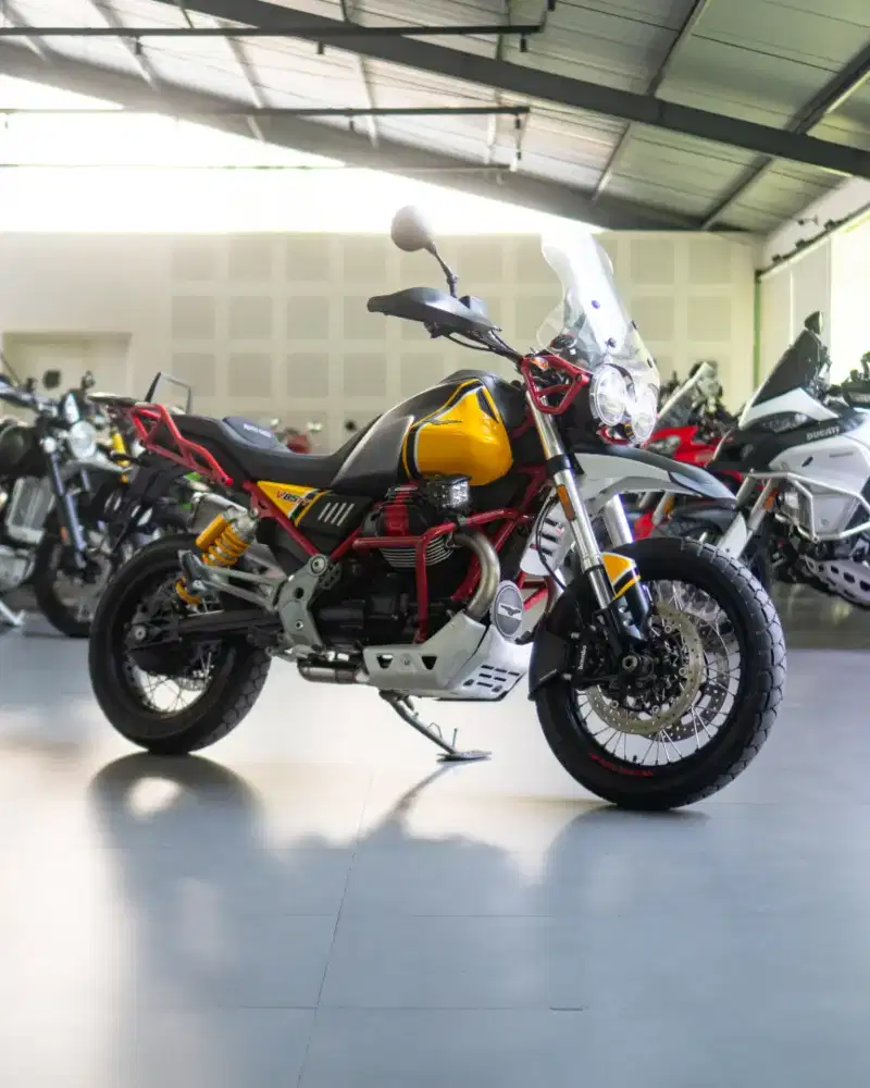 Motoguzzi V85TT Giallo Sahara 2019 Low odo