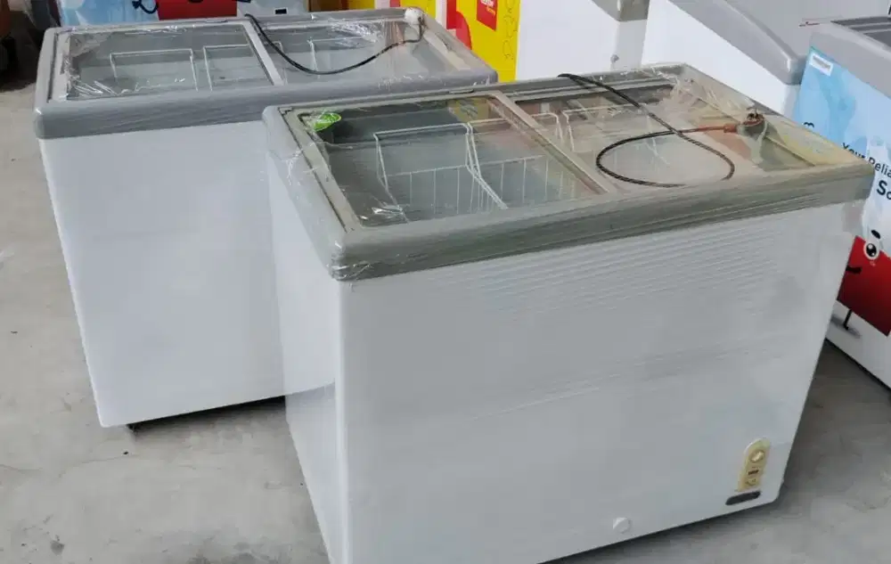 Freezer ukuran 200 liter