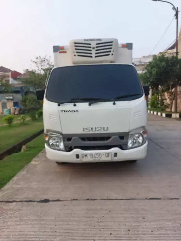 Isuzu traga box freezer tahun 2022 pendingin aktif siap kerja