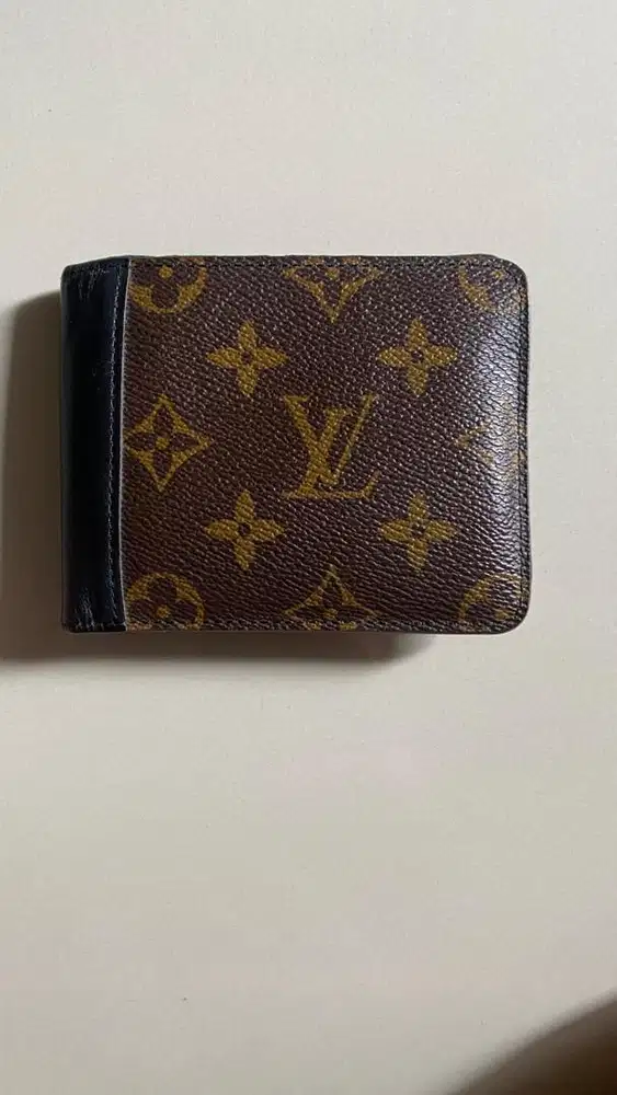 Dompet pria Louis Vuitton
