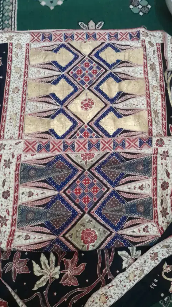 Sarung batik tulis prada emas