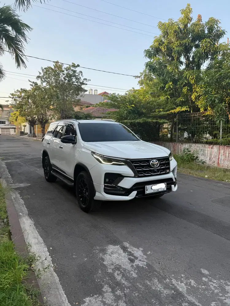 Fortuner 2023 Akhir GR Sport 2.8 Km 23rb Matic Diesel Warna Putih