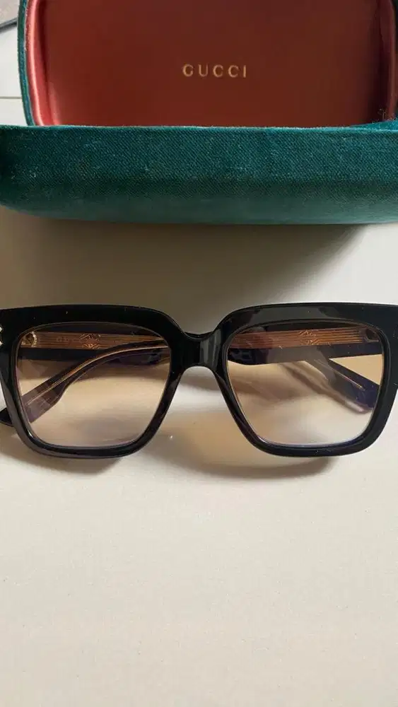 Kacamata pria GUCCI