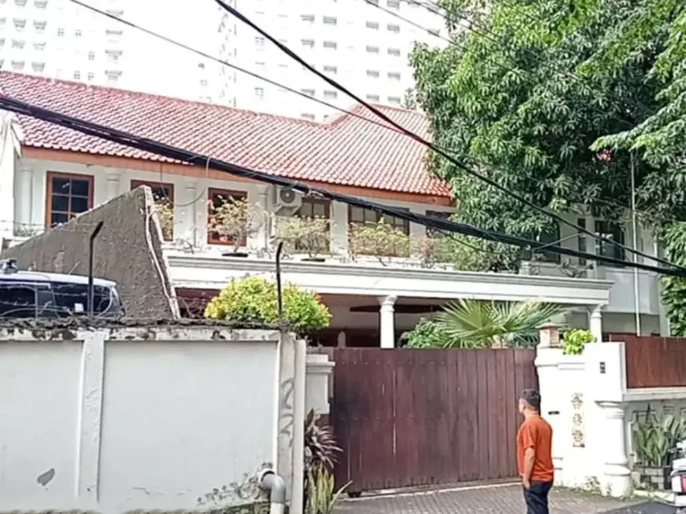 Rumah 2 Lantai Jl. Permata Berlian, Grogol Utara, Kebayoran Lama, Jakarta Selatan