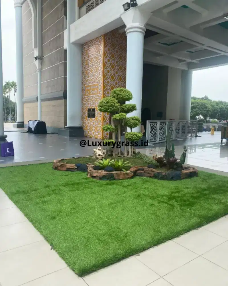 Taman Cantik Setiap Hari dengan Rumput Sintetis