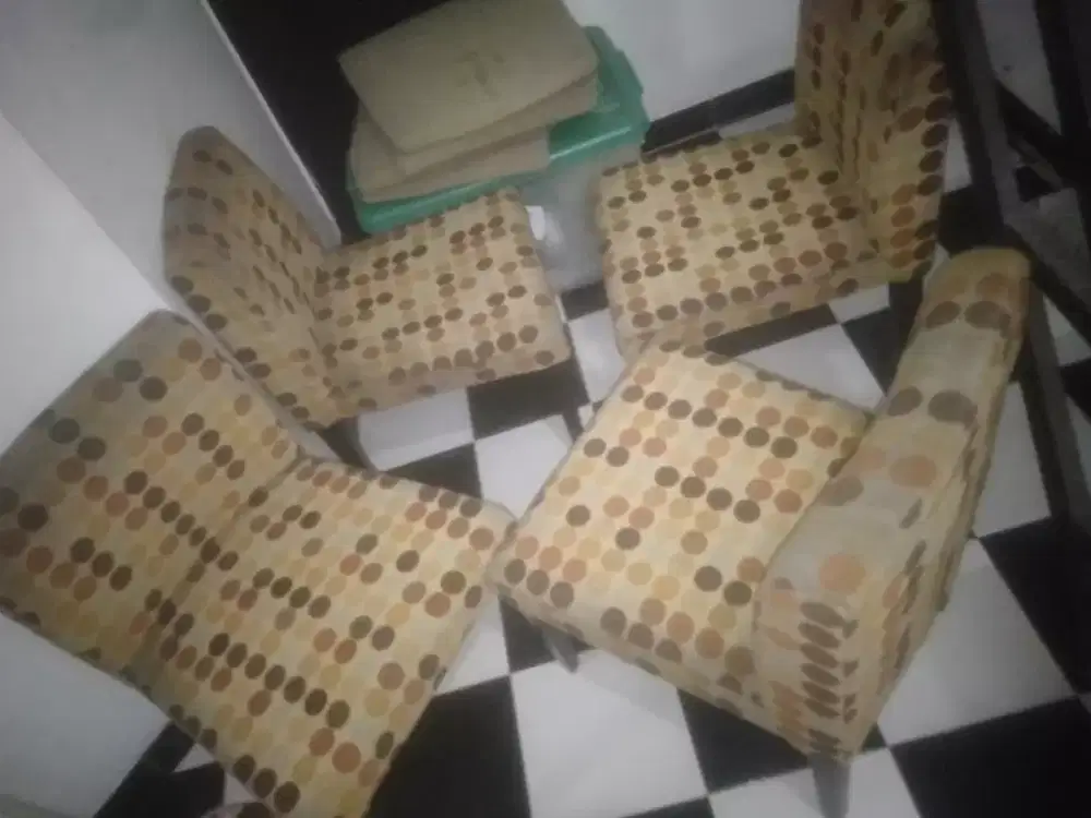 Kursi kotak bagus