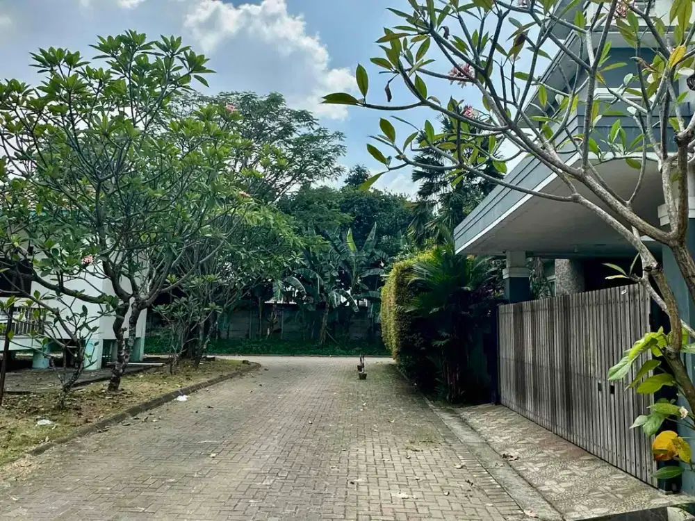 Villa Melati Mas Serpong – Rumah Hoek 2,5 Lantai Siap Huni Harga Nego