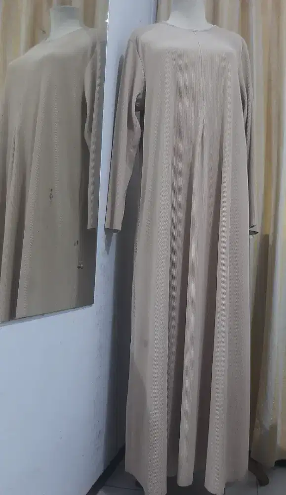 Baju panjang wanita