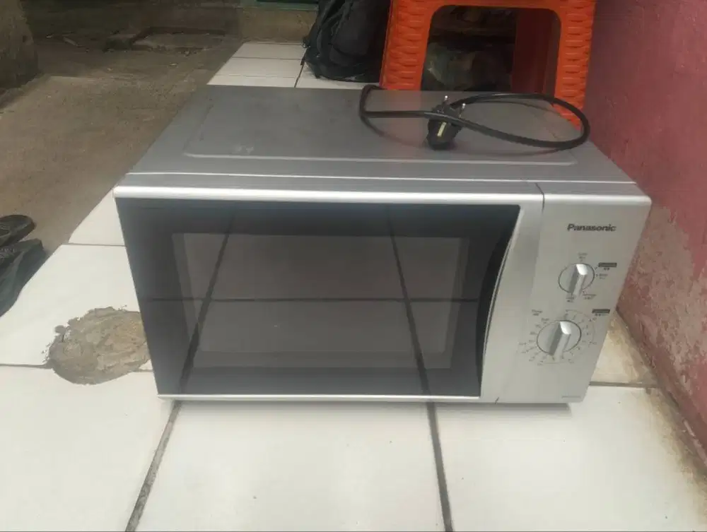 Microwave ,panasonic, jual mau pindah rumah