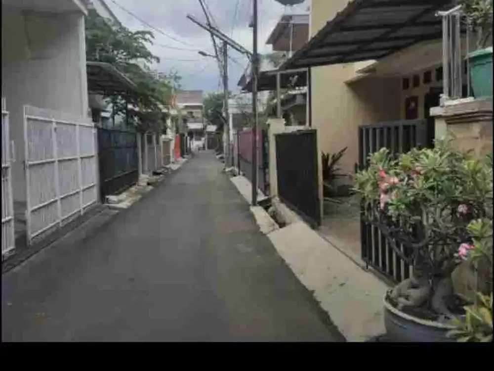 Dijual rumah 2 lantai Pondok kelapa Jakarta Timur