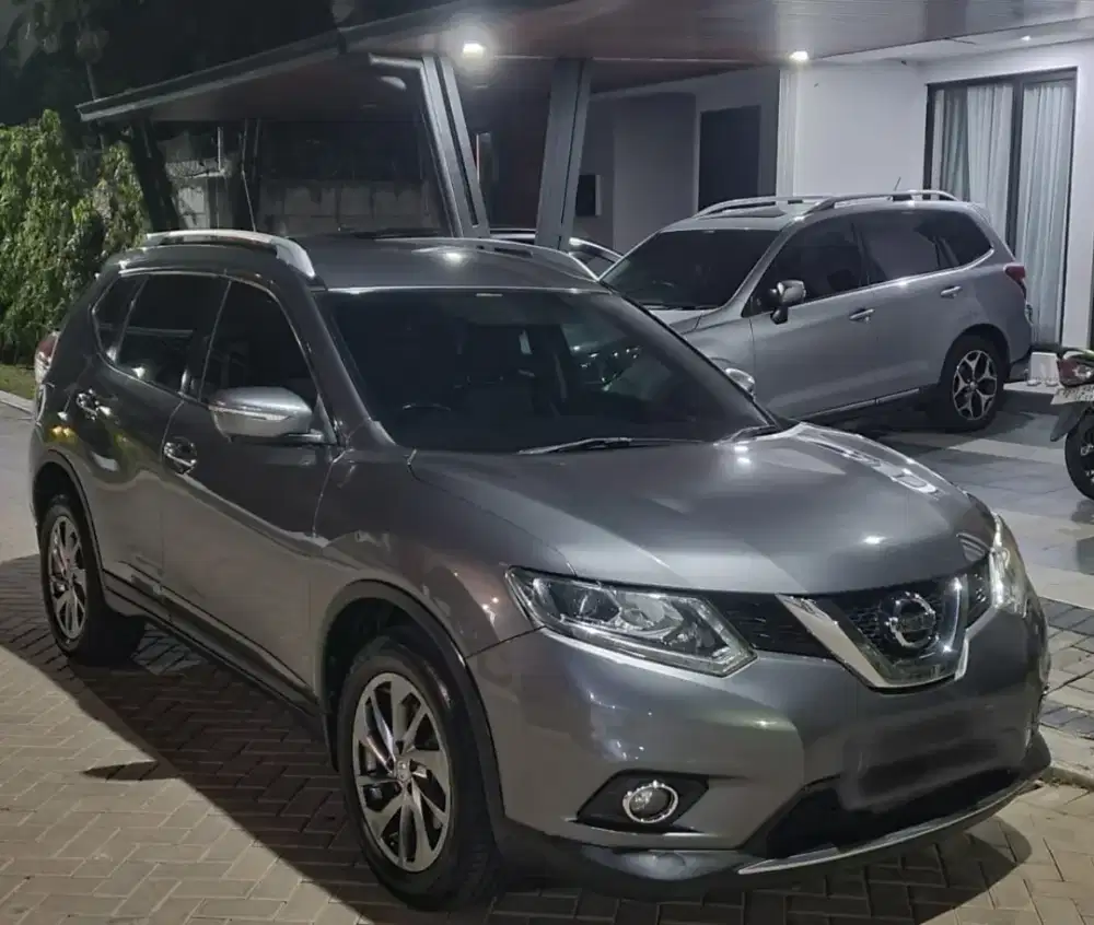 NISSAN X-TRAIL 2.5 AT 2015