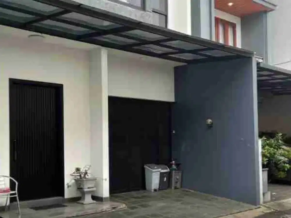 RUMAH LEBAK BULUS CLUSTER SEVILLA BANGUNAN MODERN LOKASI NYAMAN STRATEGIS 2 LANTAI BEBAS BANJIR