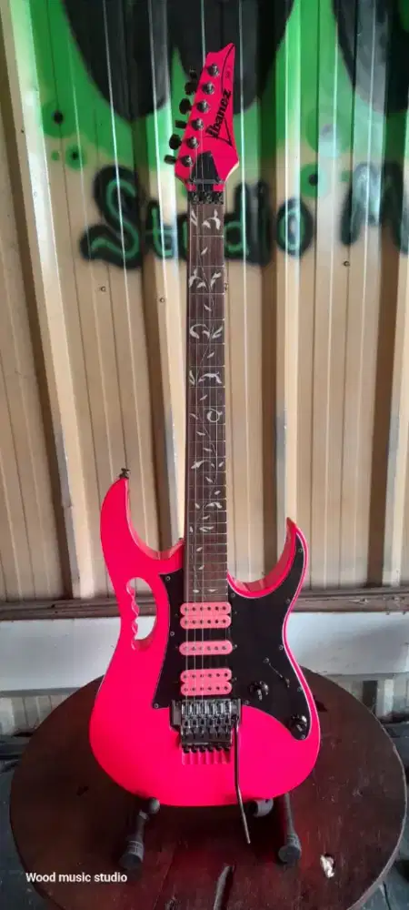 Gitar ibanez jem jr steve vai
