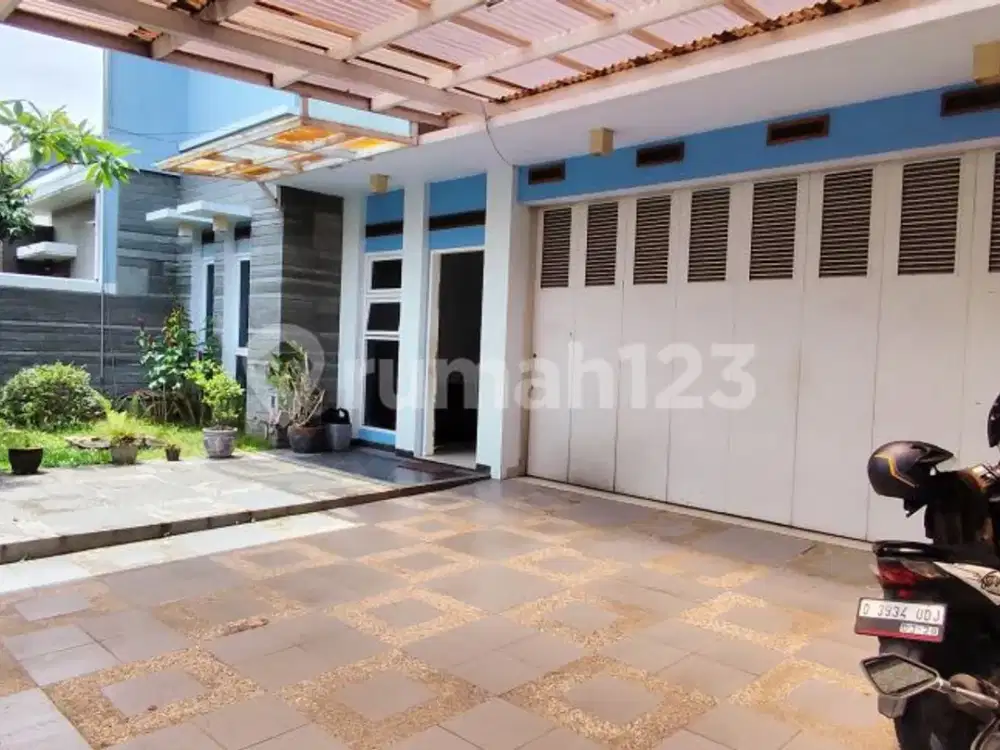 Dijual Rumah Luxury Furnished di Taman Kopo Indah 3