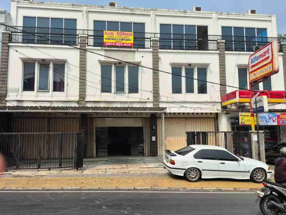 Disewakan Ruko 3 Lantai. Jl.Perumnas Raya, Klender