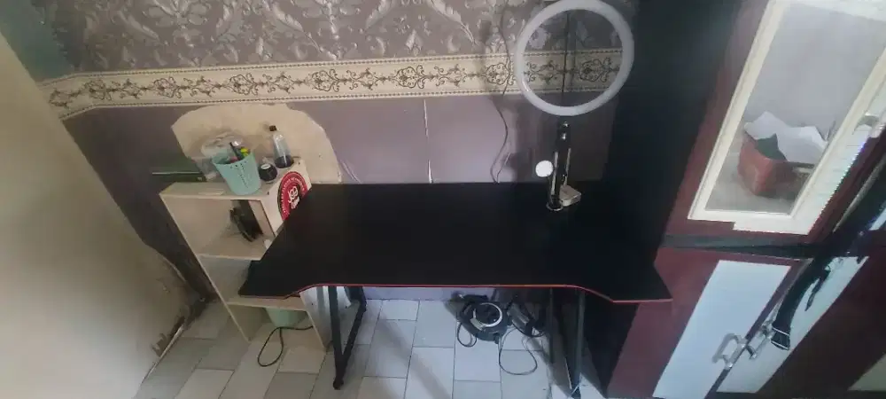 Meja Gaming + Ringlight Tripod + Lampu RGB
