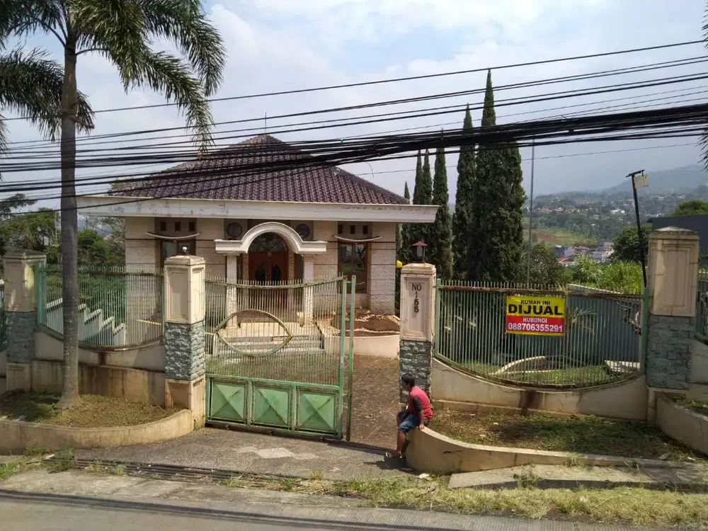 Jual Rumah Harga Tanah - 1400m², 2 Bangunan dengan Bandung View