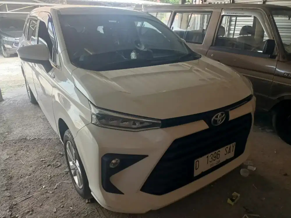 Rental car dan supir panggilan freeland