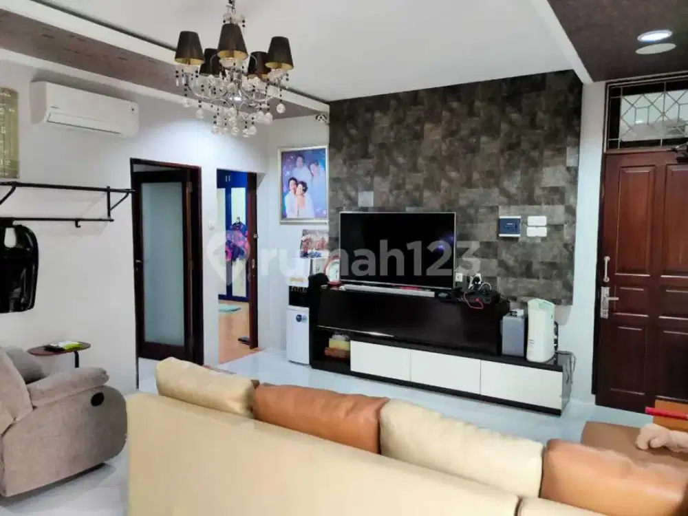 DIJUAL RUMAH 2 LANTAI DI DUTAS MAS JELAMBAR JAKARTA BARAT