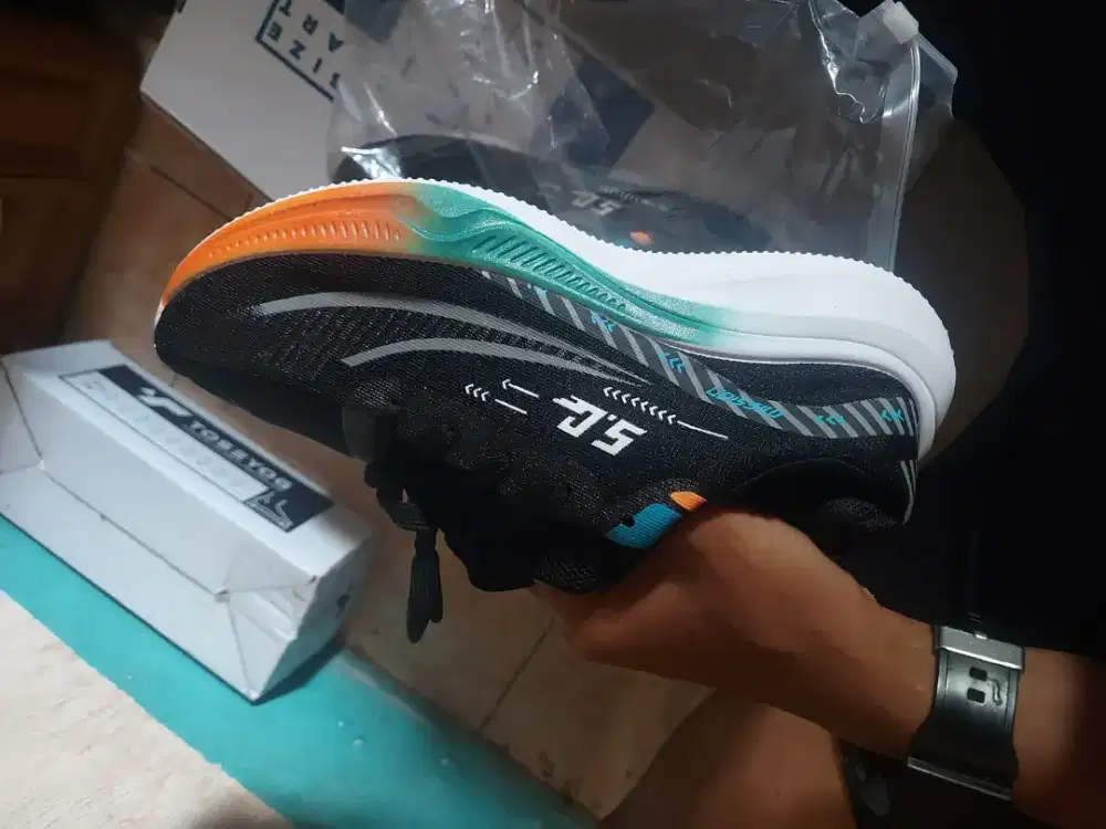 jual sepatu LARI