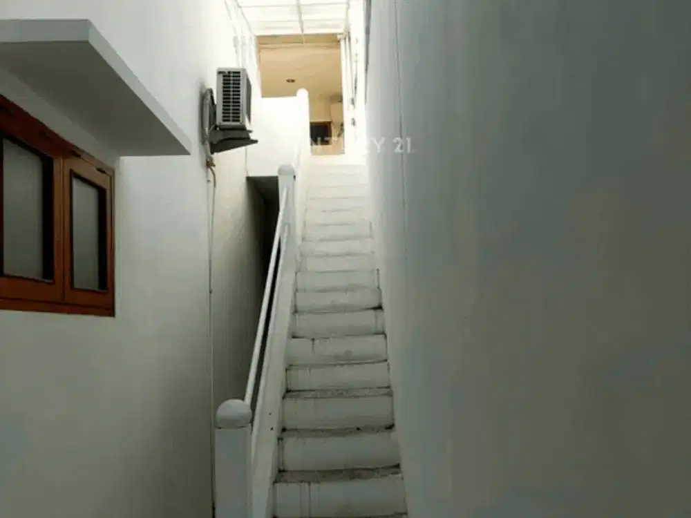 DIJUAL RUMAH 2 LANTAI LOKASI PREMIUM ASRI  STRATEGIS