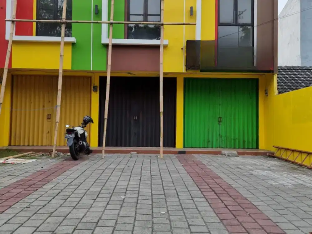 Disewa Ruko Rapi Siap Pakai di Pinggir Jl. Raya Rawalumbu Bekasi