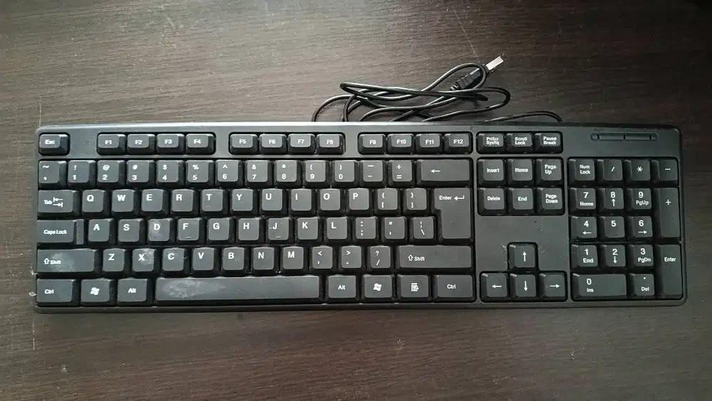 Keyboard USB Full Size Hitam Bekas Normal Semua Tombol Berfungsi